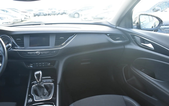 Opel Insignia cena 61100 przebieg: 59219, rok produkcji 2019 z Gryfino małe 562